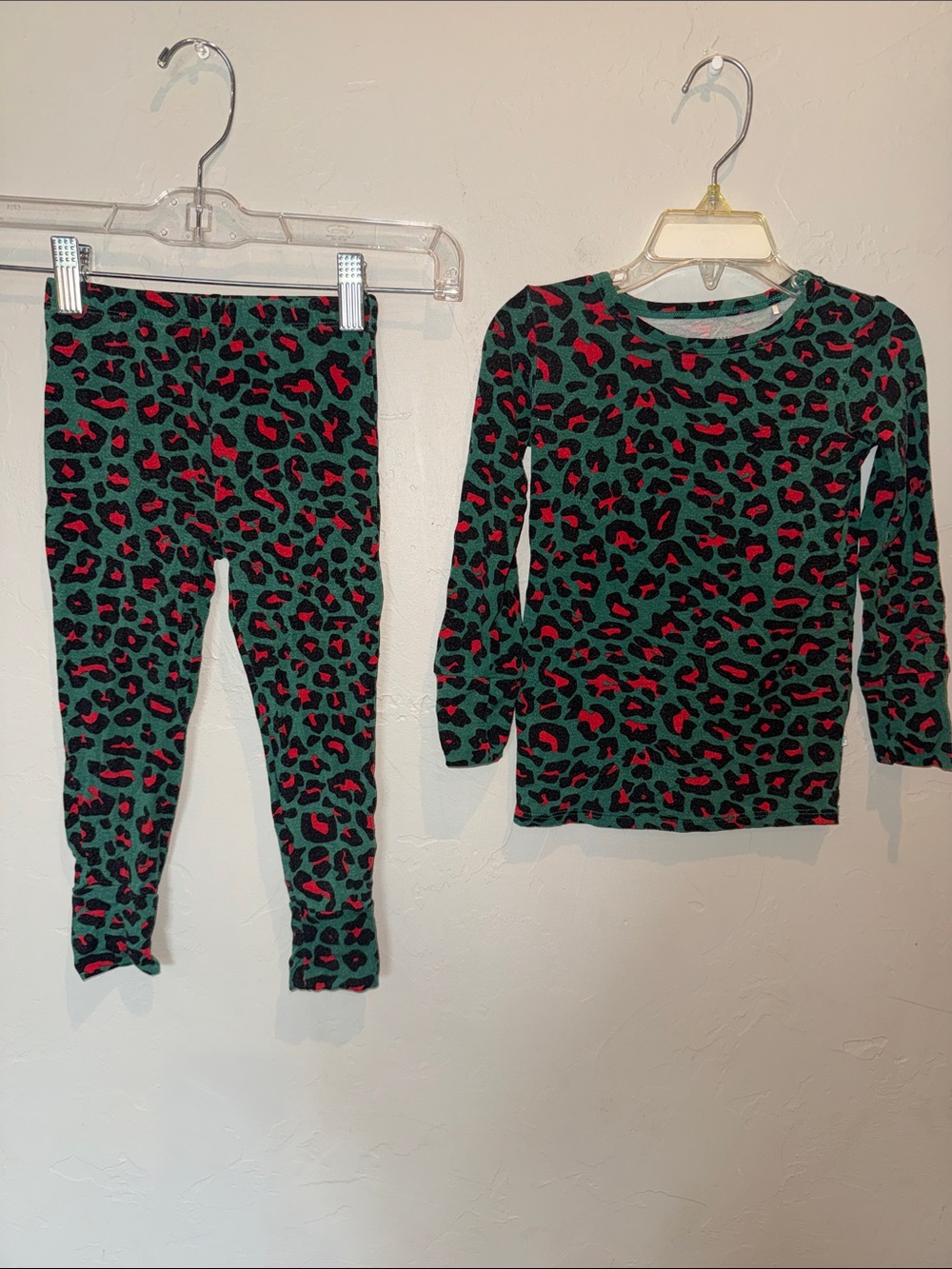 Posh Peanut Christmas Leopard Print Long Sleeve Pajama Set, GUC